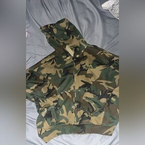 GV Gallery camo zip up